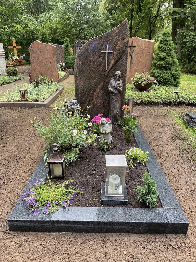 Grabsteine für ein Einzelgrab: Hochwertig und individuell